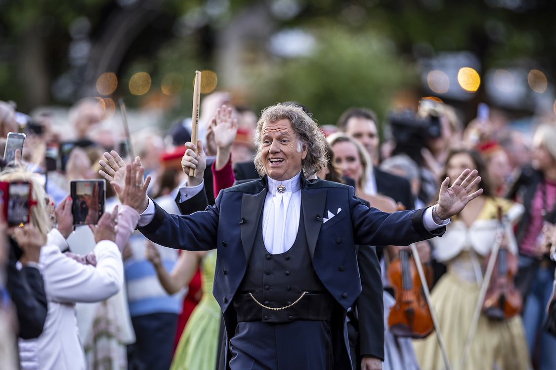André Rieu’s 2025 Maastricht Concert: Waltz the Night Away!