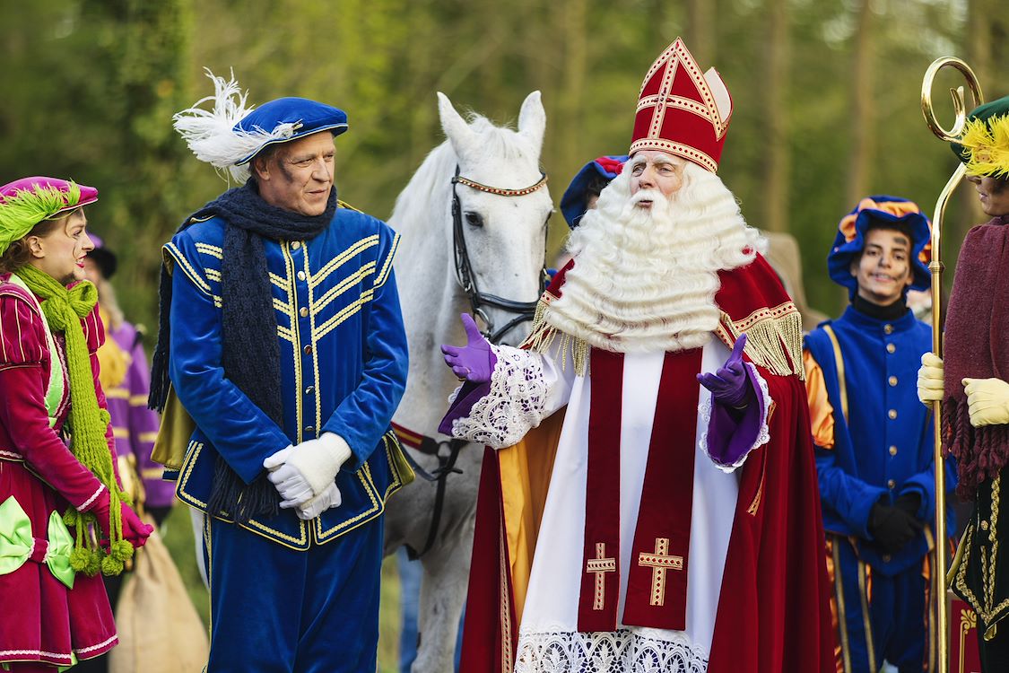 De Grote Sinterklaasfilm en de vliegende pieten